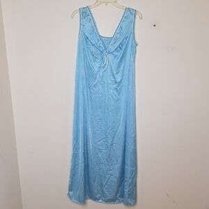 Elegant Light Blue Sleeveless Vintage Night Gown